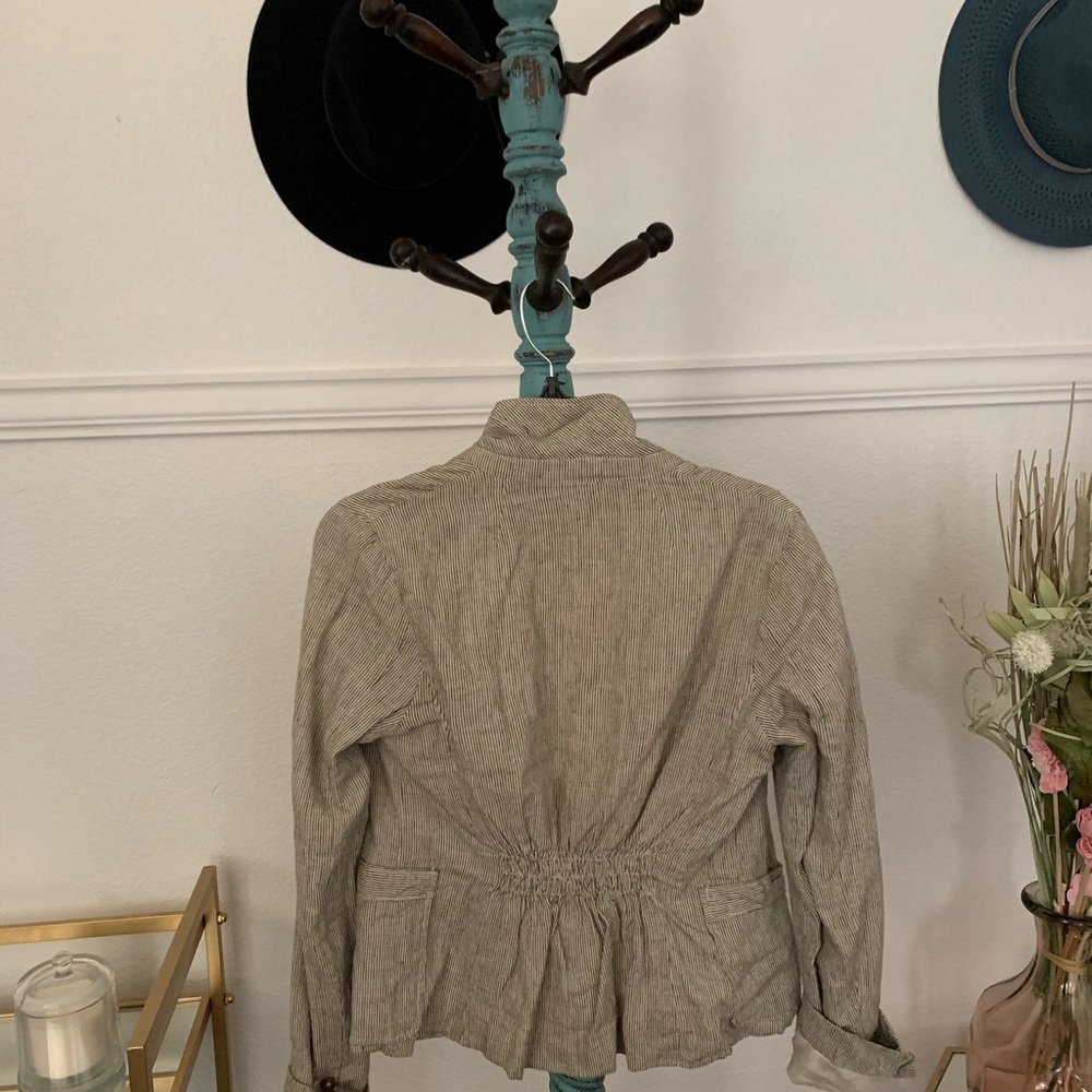 Blazer - Picture 4 of 4